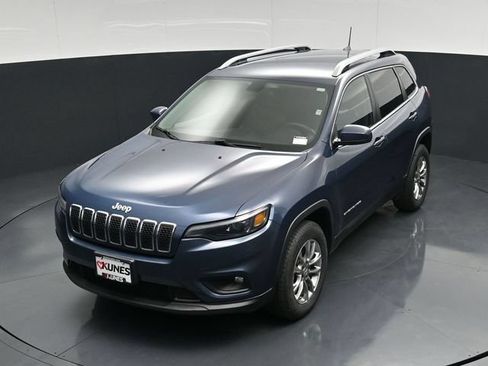 Used 2020 Jeep Cherokee Latitude Plus w/ Cold Weather Group AWD/4WD image 49