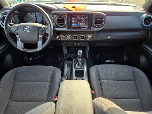 Used 2019 Toyota Tacoma TRD Off-Road image 9