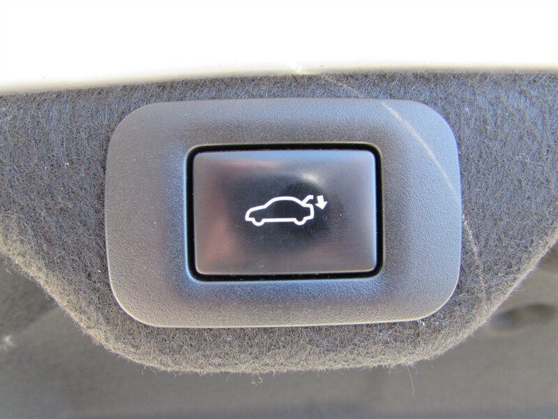 Used 2021 Lexus ES 300h w/ Accessory Package FWD image 29