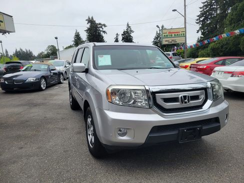 Used 2010 Honda Pilot Touring image 3
