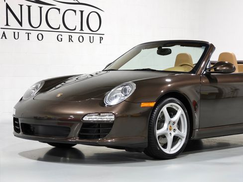 Used 2011 Porsche 911 Cabriolet image 30