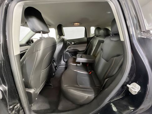 Used 2022 Jeep Compass Latitude image 23