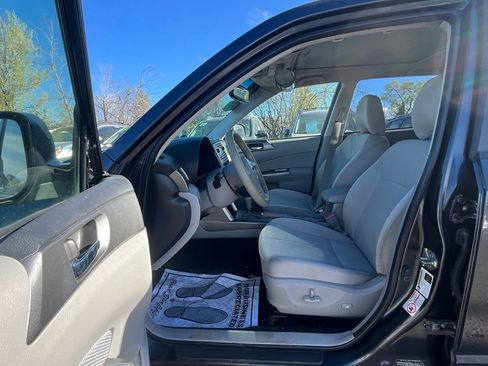 Used 2013 Subaru Forester 2.5X Premium AWD/4WD image 19