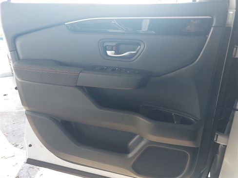 New 2025 Honda Pilot Sport image 27