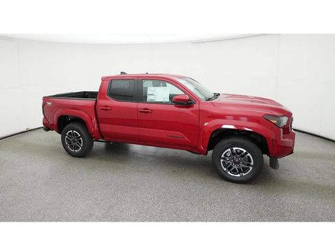 Used 2025 Toyota Tacoma TRD Sport AWD/4WD image 16