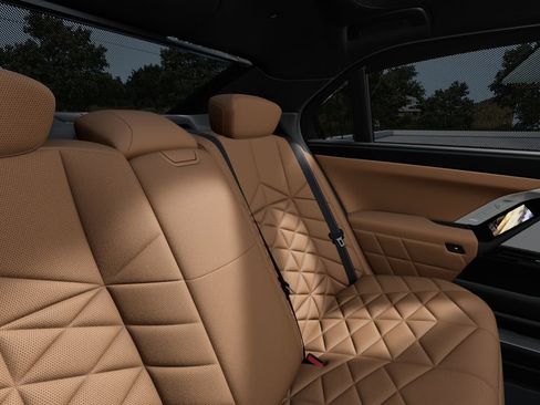 New 2026 BMW 740i w/ Premium Package image 12