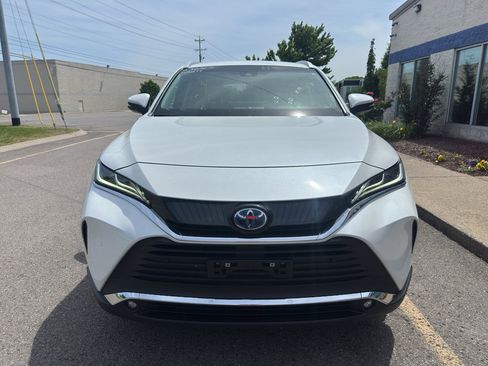 Used 2024 Toyota Venza XLE AWD/4WD image 9