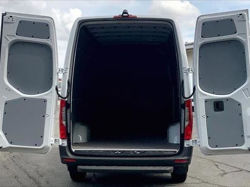New 2025 Mercedes-Benz Sprinter 2500 image 12
