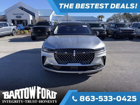 Used 2025 Lincoln Nautilus Reserve image 2