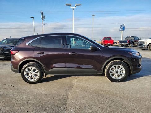 Certified 2023 Ford Escape Active image 3