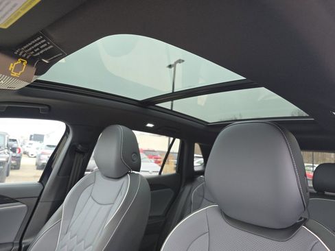 New 2026 Volkswagen Tiguan SEL R-Line image 4