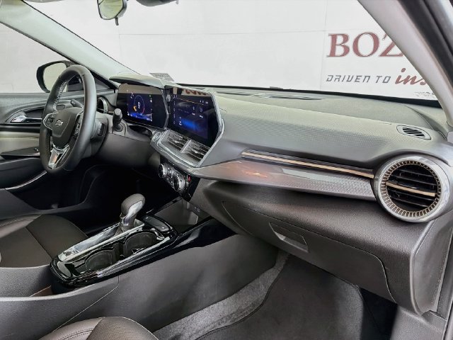 Used 2025 Chevrolet Trax ACTIV FWD image 33