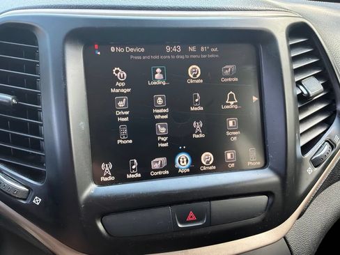 Used 2015 Jeep Cherokee Latitude w/ Cold Weather Group AWD/4WD image 24