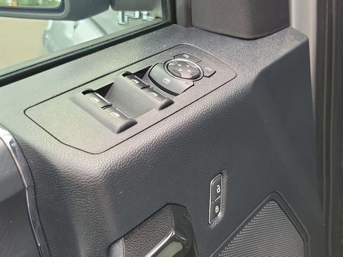 Used 2020 Ford F150 XLT w/ Equipment Group 302A Luxury AWD/4WD image 8
