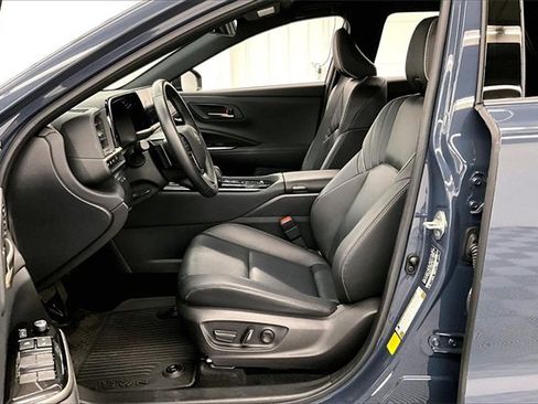 Used 2025 Toyota Crown Signia XLE image 19