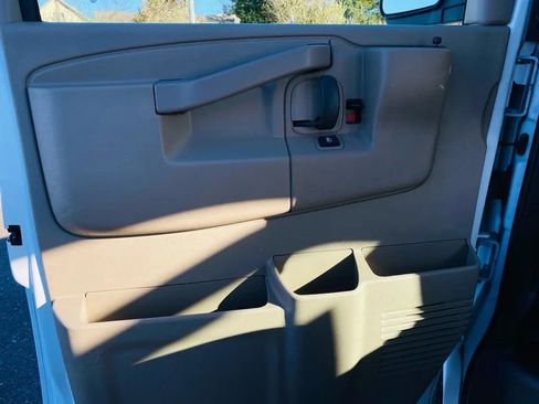 Used 2018 Chevrolet Express 2500 Extended w/ Driver Convenience Package image 13