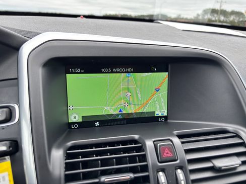 Used 2016 Volvo XC60 T5 Premier w/ Proximity Package image 16