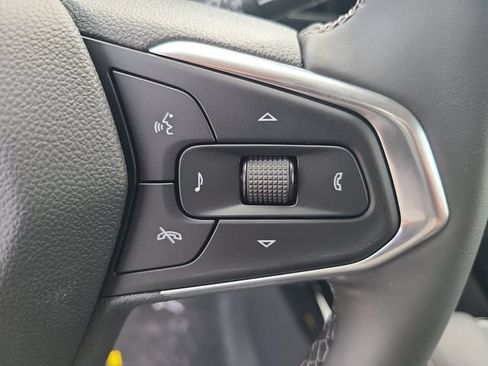 New 2026 Chevrolet Trax LT w/ Midnight Edition FWD image 25
