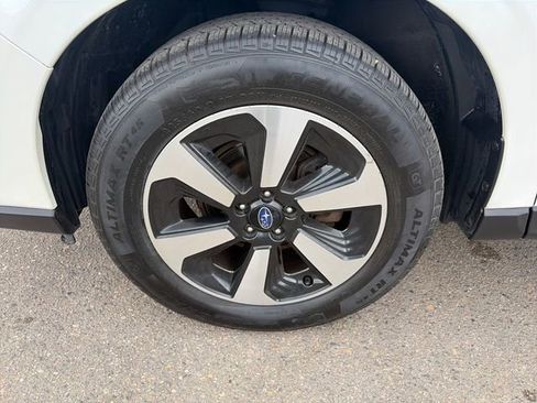 Used 2018 Subaru Forester 2.5i Premium w/ All-Weather Package AWD/4WD image 11