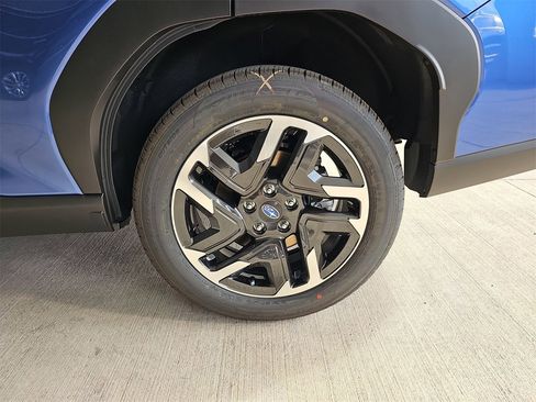 New 2025 Subaru Forester Premium image 33