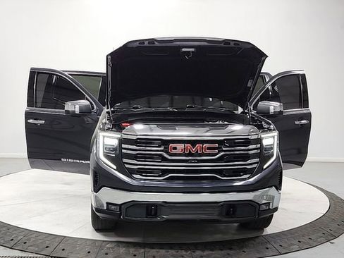 Used 2023 GMC Sierra 1500 SLT w/ SLT Premium Package AWD/4WD image 10