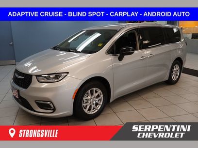 Used 2024 Chrysler Pacifica Touring-L