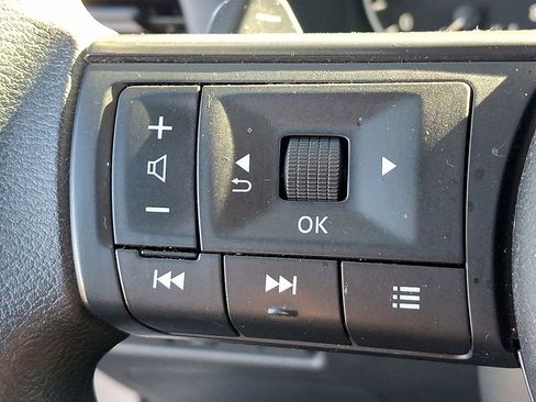 Used 2024 Nissan Rogue S image 20