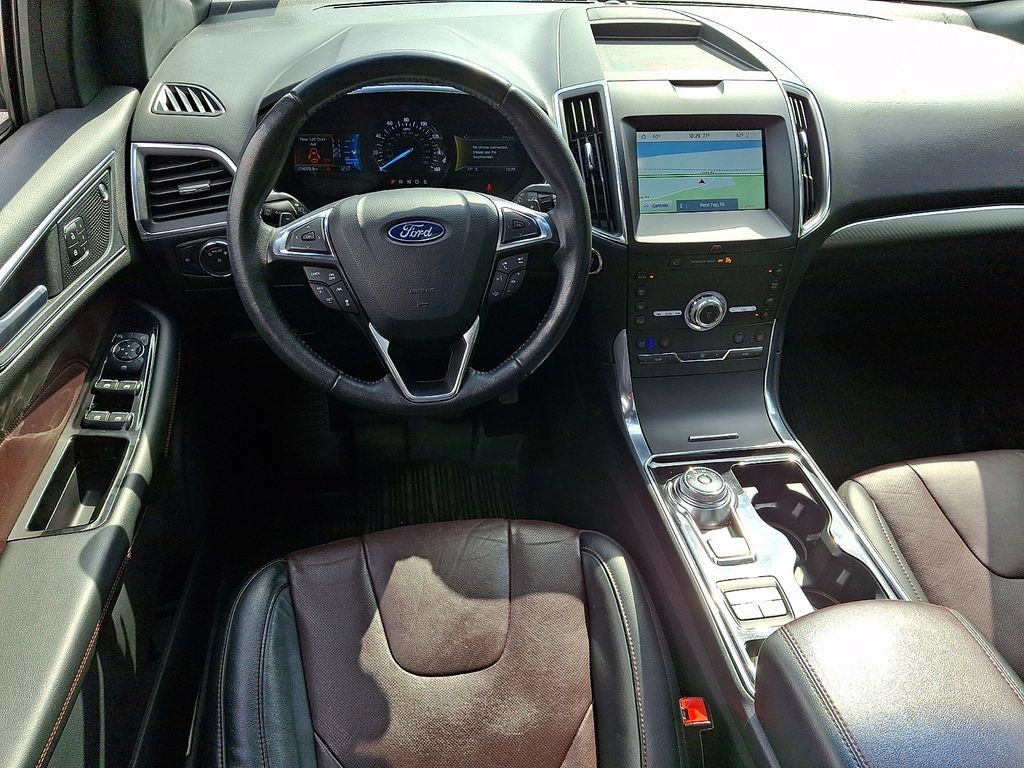 Used 2020 Ford Edge Titanium w/ Equipment Group 301A AWD/4WD image 2