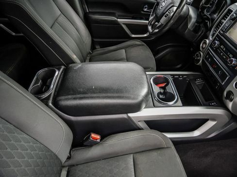 Used 2017 Nissan Titan SV AWD/4WD image 48