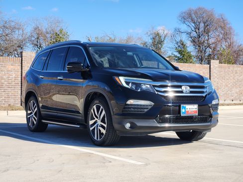 Used 2017 Honda Pilot Touring image 4