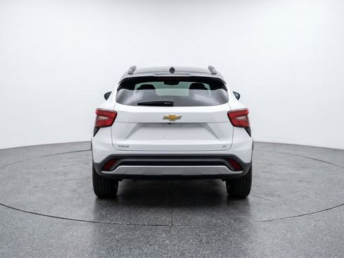 Used 2025 Chevrolet Trax LT w/ LT Convenience Package FWD image 7