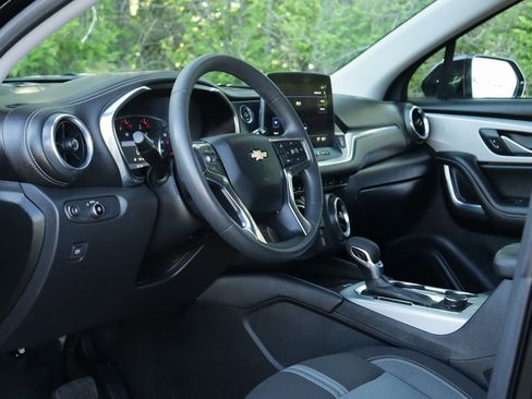 Used 2023 Chevrolet Blazer LT w/ Convenience Package image 9