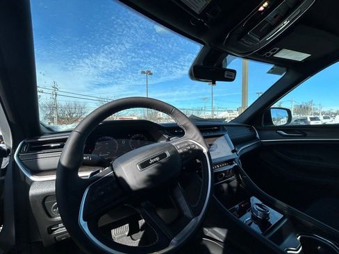 New 2026 Jeep Grand Cherokee Altitude AWD/4WD image 16