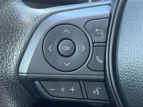 Used 2025 Toyota Corolla LE FWD image 21