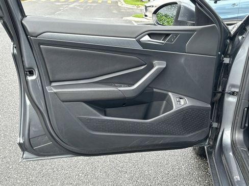 Used 2022 Volkswagen Jetta SE w/ Panoramic Sunroof Package image 15