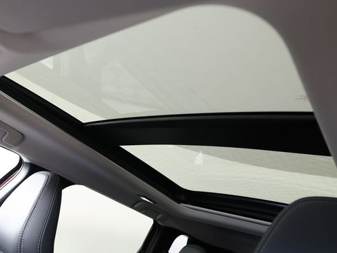 Used 2025 Mitsubishi Outlander SE image 32