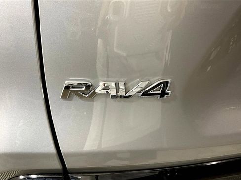 Used 2022 Toyota RAV4 XSE image 7