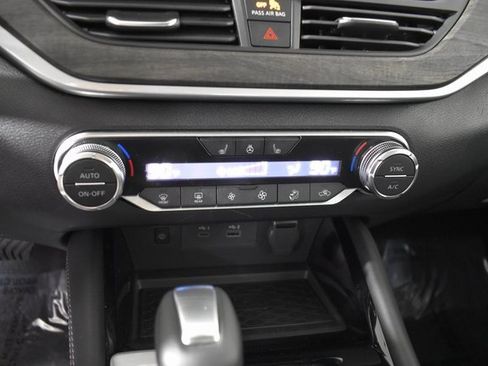 Used 2025 Nissan Altima 2.5 SL image 25