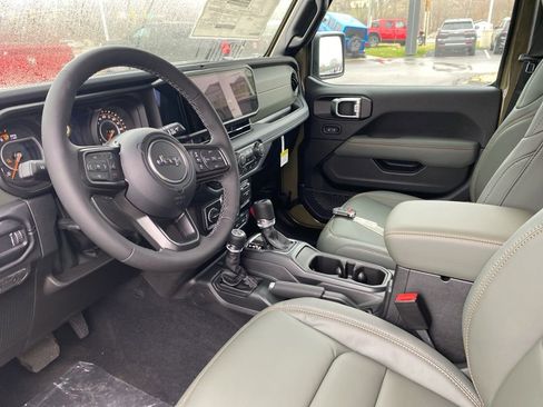 New 2025 Jeep Gladiator Mojave image 23