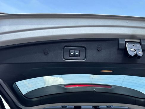 Used 2025 Nissan Pathfinder SV FWD image 23