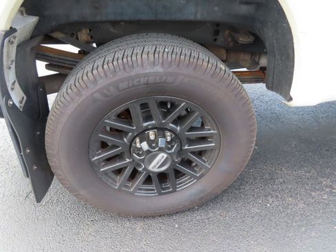 Used 2017 Ford F350 Platinum w/ Platinum Ultimate Package AWD/4WD image 22