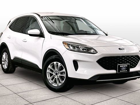 Used 2021 Ford Escape SE image 2