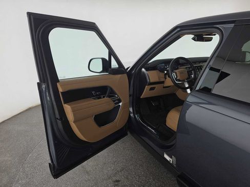 Used 2025 Land Rover Range Rover SE AWD/4WD image 19