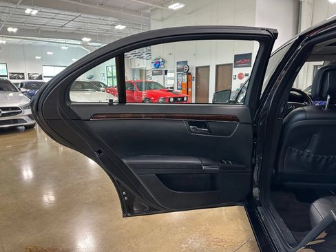 Used 2013 Mercedes-Benz S 550 image 35