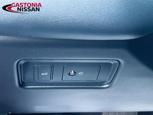 Used 2024 Jaguar F-PACE R-Dynamic S image 13