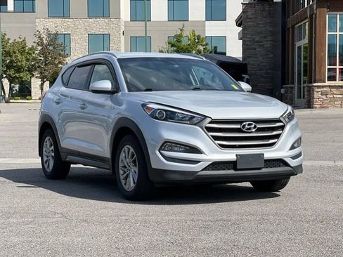Used 2016 Hyundai Tucson SE w/ Option Group 02 FWD image 1