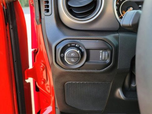 Used 2023 Jeep Gladiator Sport image 19