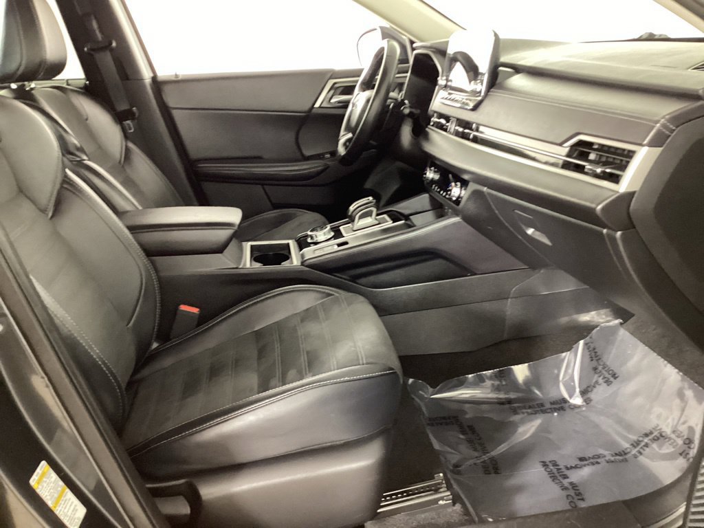 Used 2024 Mitsubishi Outlander SE Black Edition FWD image 24