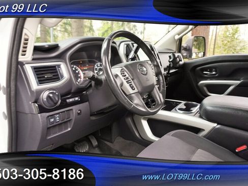 Used 2021 Nissan Titan SV w/ SV Convenience Package AWD/4WD image 12