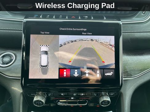 Used 2022 Jeep Grand Cherokee Overland w/ Advanced Protech Group III image 29